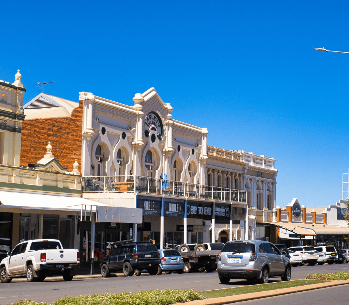 Real working Pilbara — FIFO workers, tradies and families