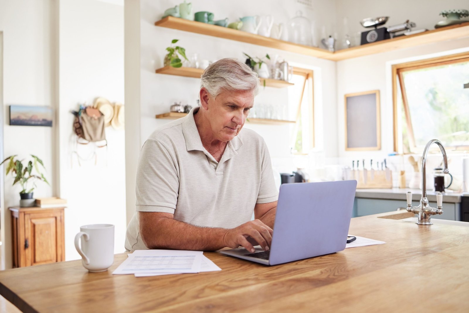 Mortgage broker in Mackay QLD arranging a home loan in Mount Pleasant